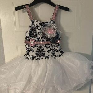 NEW IN BAG Size LC Dress Up Dance Costume White Black W/Gloves Choker Hairclip